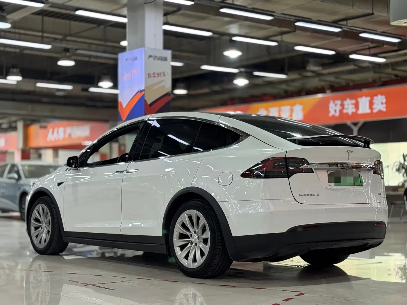 TESLA MODEL X
