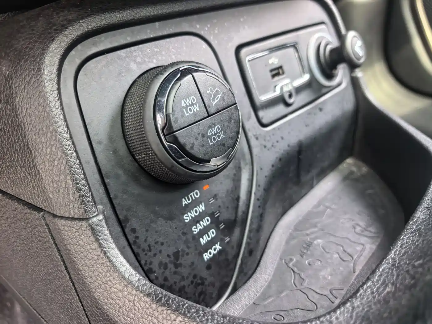 Jeep Renegade 2019 2018 Connected Large Screen Edition 180TS Automatic AWD All-round