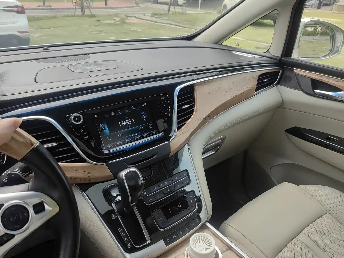 Buick GL8 2018 ES 28T Comfort Type China VI фото 8