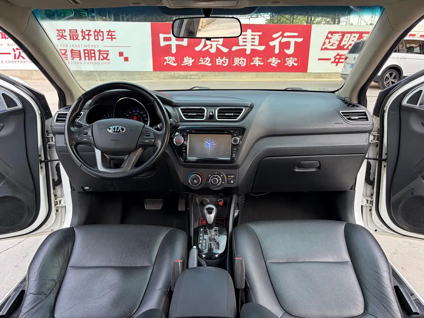 Kia K2 2012 Sedan 1.6L AT Premium Commemorative Edition фото 9