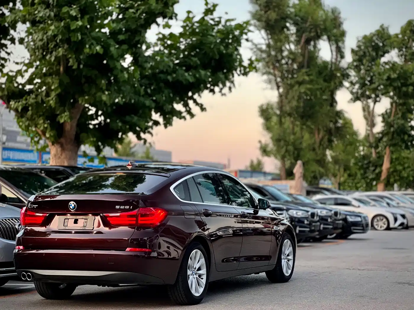 BMW 5 Series GT 2016 2015 528i Leading