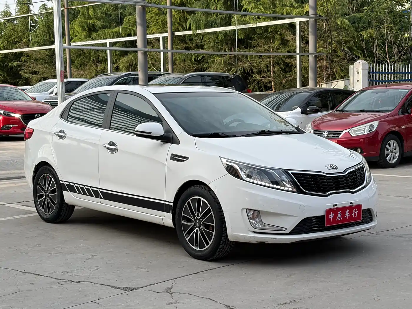 Kia K2 2012 Sedan 1.6L AT Premium Commemorative Edition фото 3