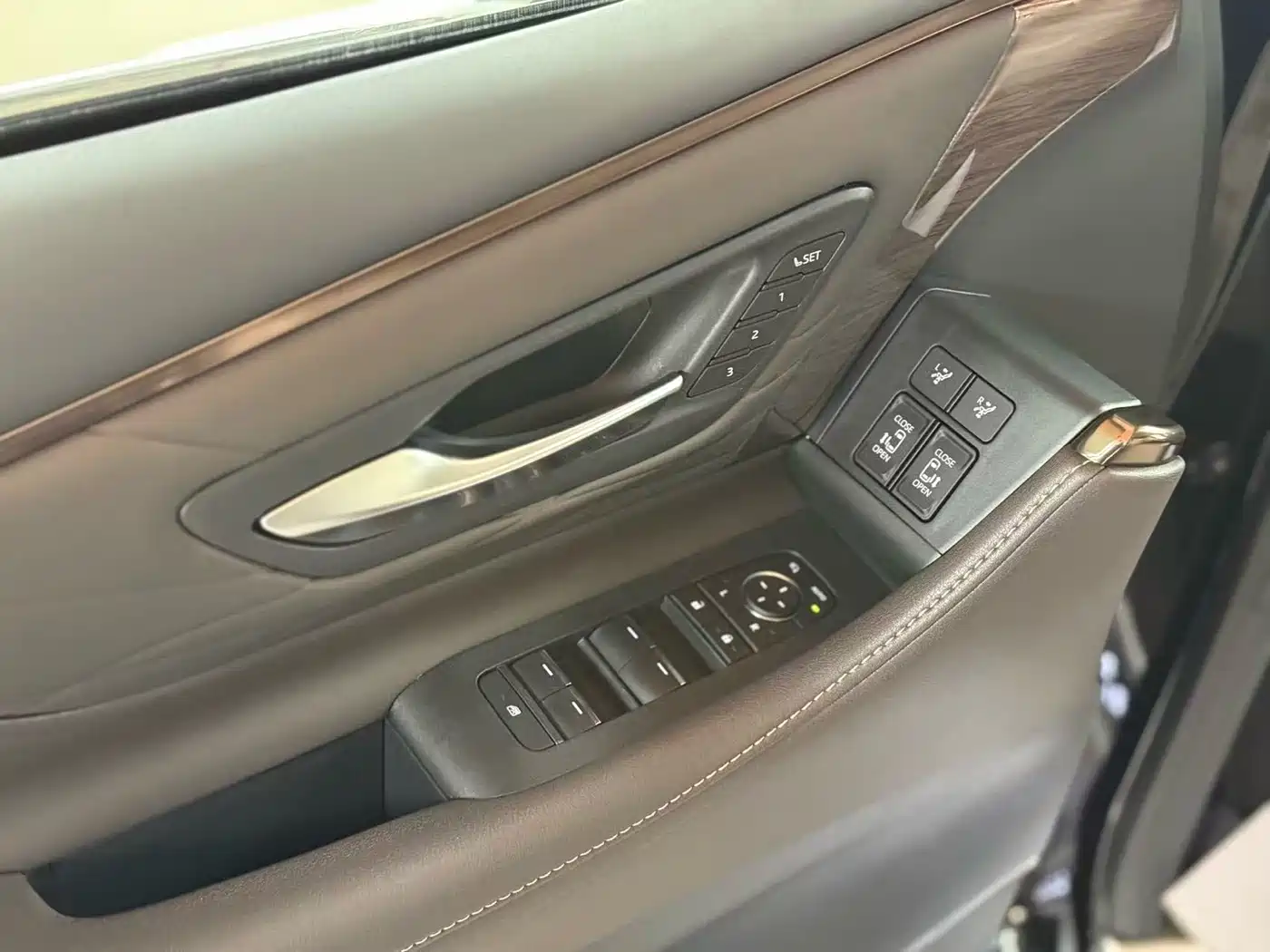 Toyota Alphard 2025 2024 Hybrid 2.5L Prestige Edition