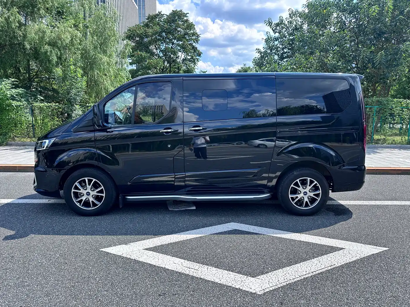 2023 Ford Tourneo