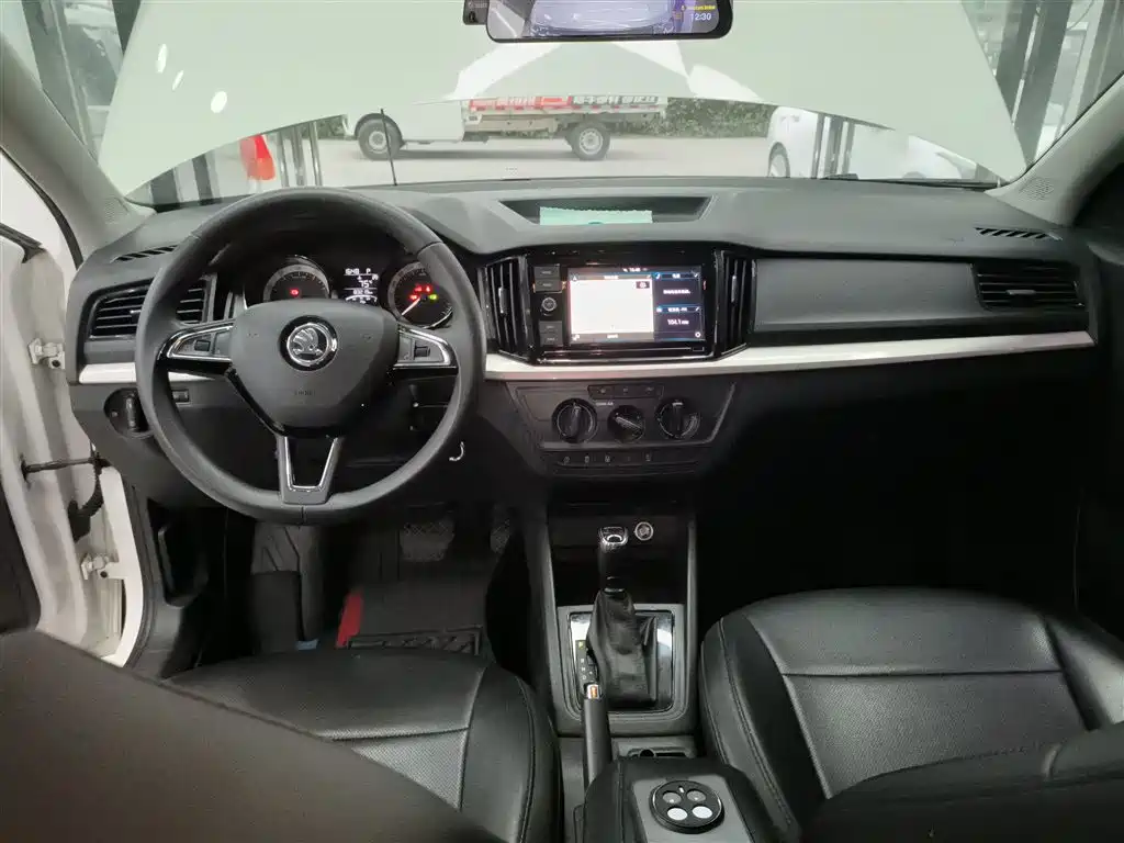 Škoda Kamiq 2018 1.5L Automatic Standard Edition China VI фото 10
