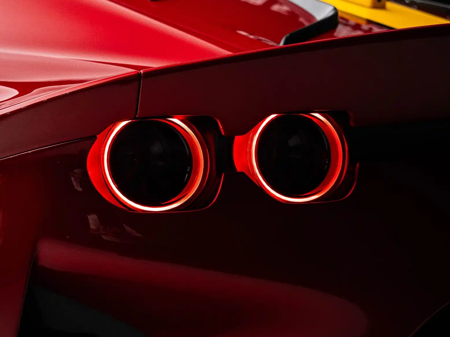 Фото 44 - Ferrari 812