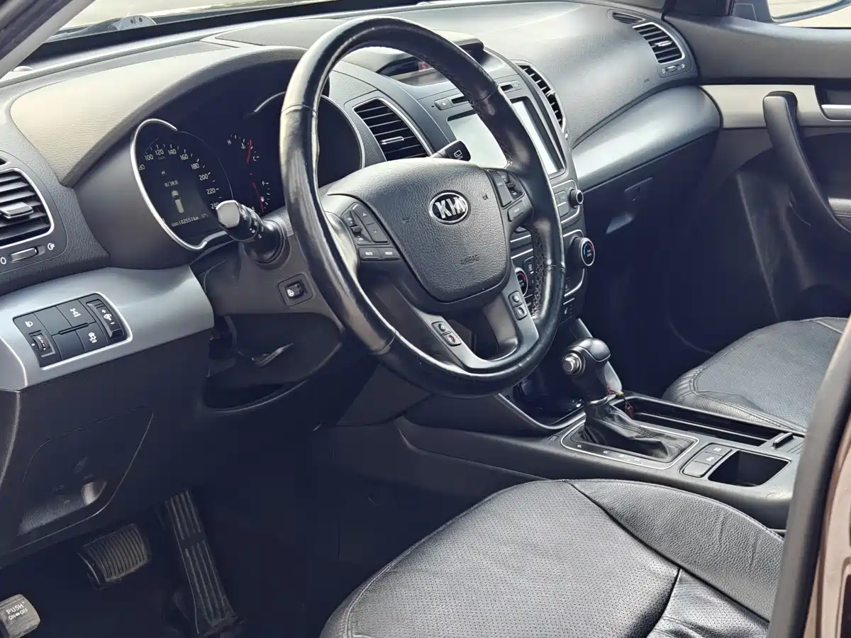 Photo 12 - Kia Sorento