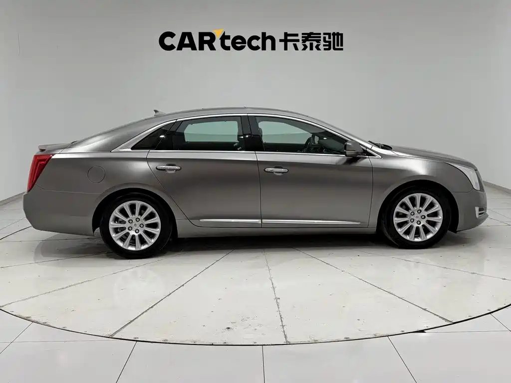 Photo 4 - Cadillac XTS