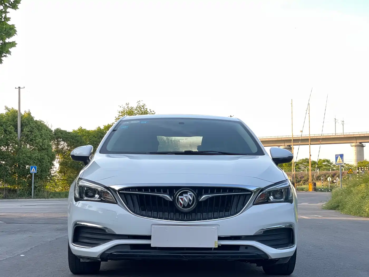 Buick Verano 2018 Sedan 15S Automatic Leading фото 2