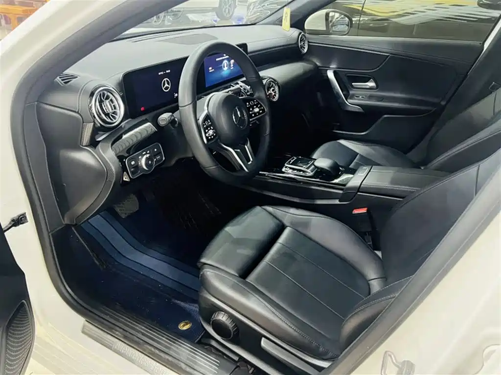 Mercedes-Benz A-Class 2022 Facelift A 200 L Sport Sedan Dynamic фото 17