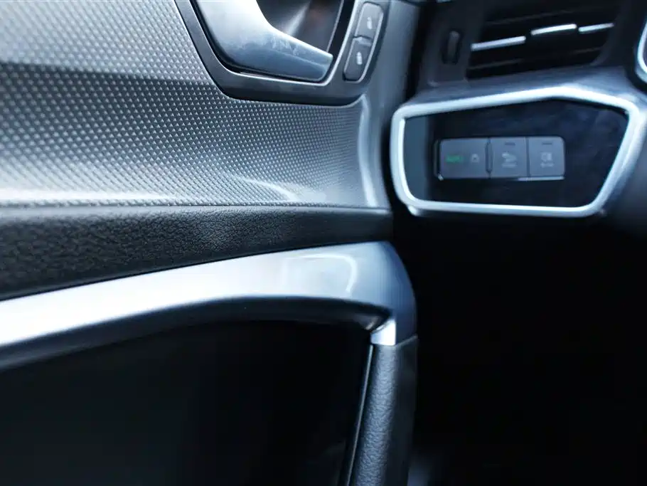 Audi A6L 2019 40 TFSI Luxury Dynamic фото 16
