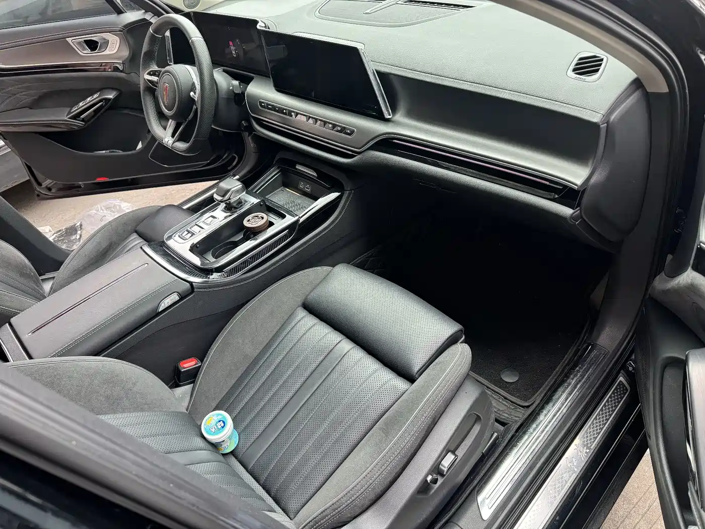 Hongqi H9 2025 2024 2.0T Qi Enjoy Private Fashion Edition