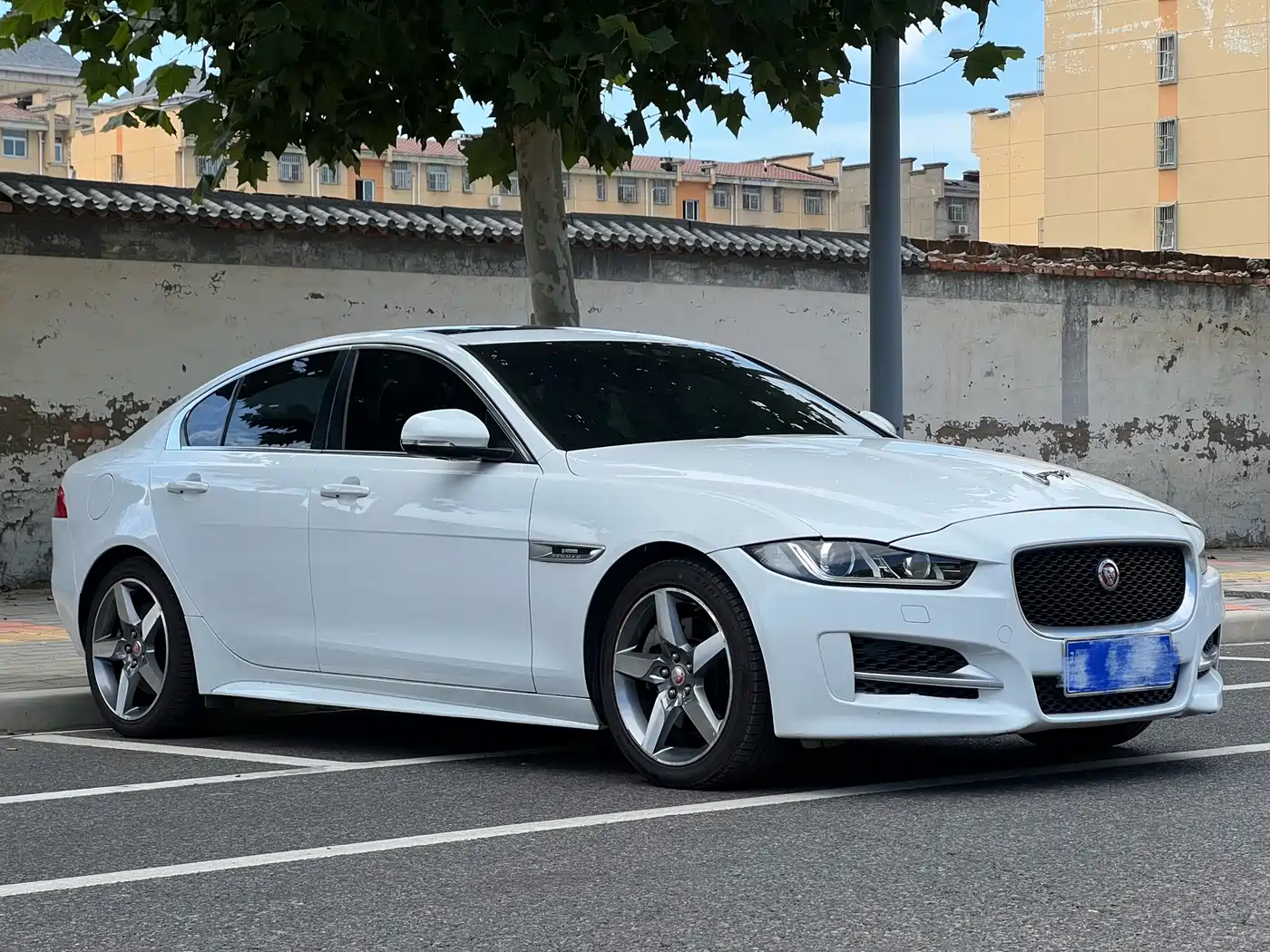 Jaguar XE 2016 2015 2.0T 200PS R-Sport