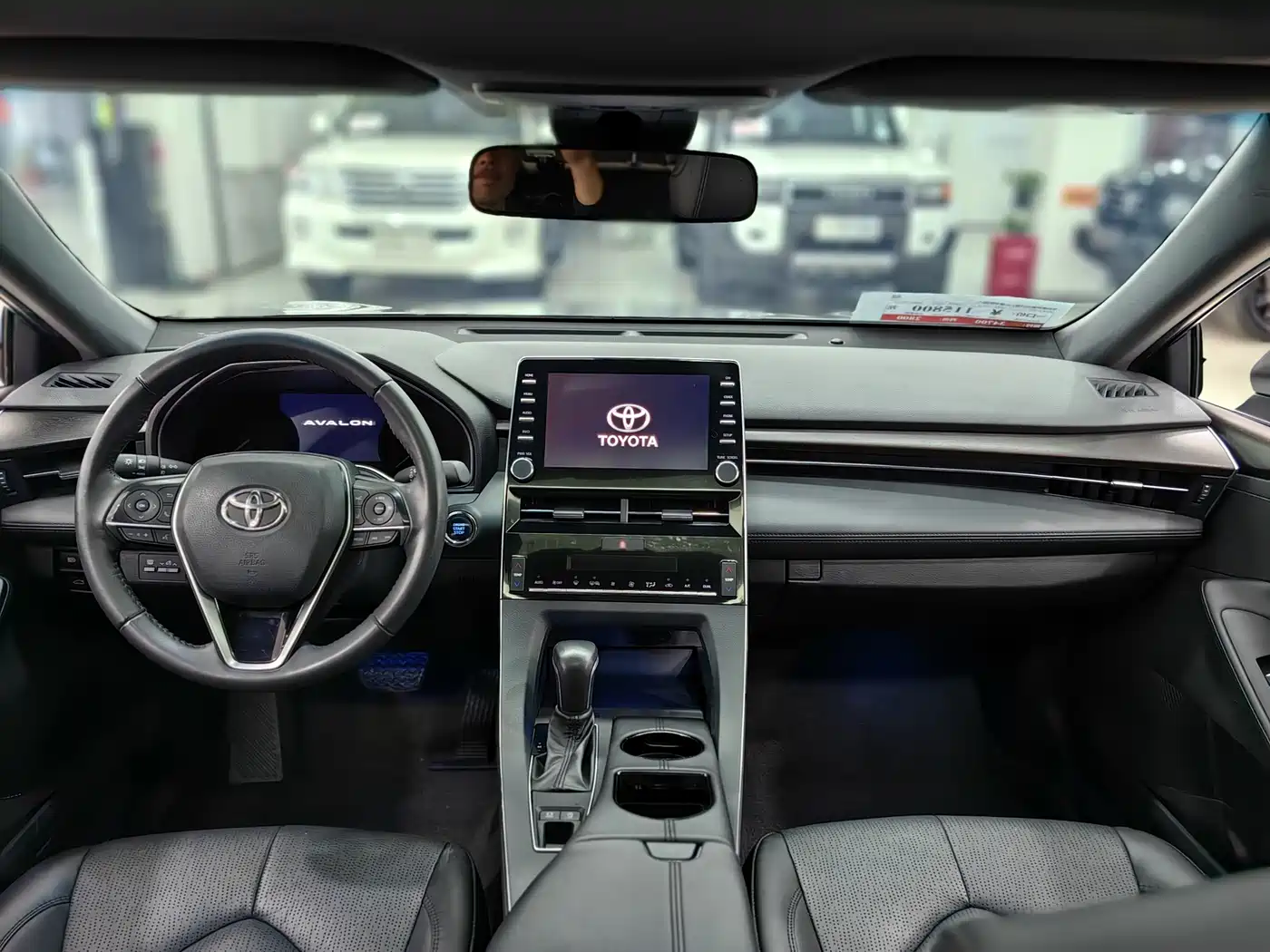 Toyota Avalon 2022 2.0L Luxury Edition фото 12