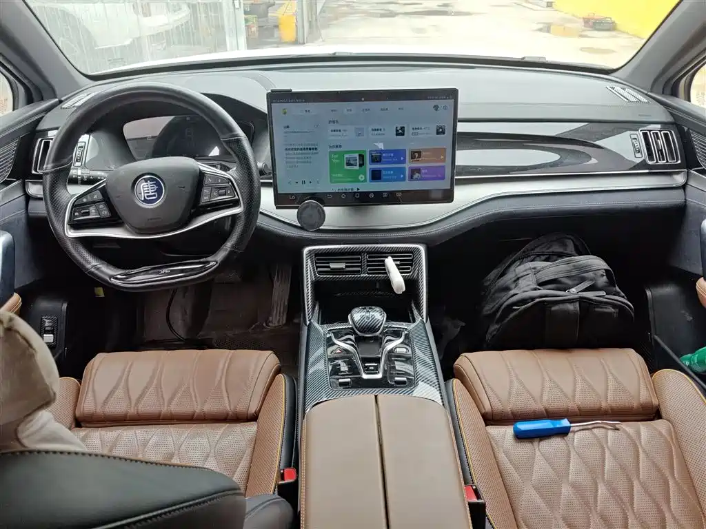 BYD Tang New Energy 2021 DM-i 112KM Honor фото 6