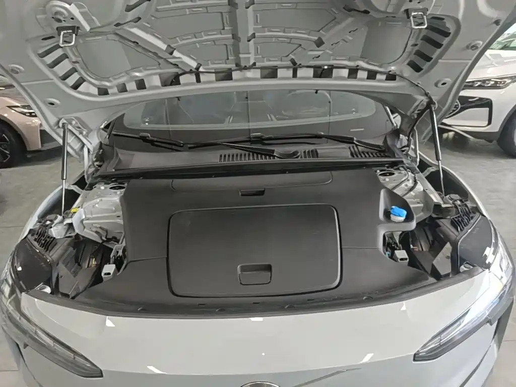 Volvo EX30 2024 2025 RWD Long Range Ultra