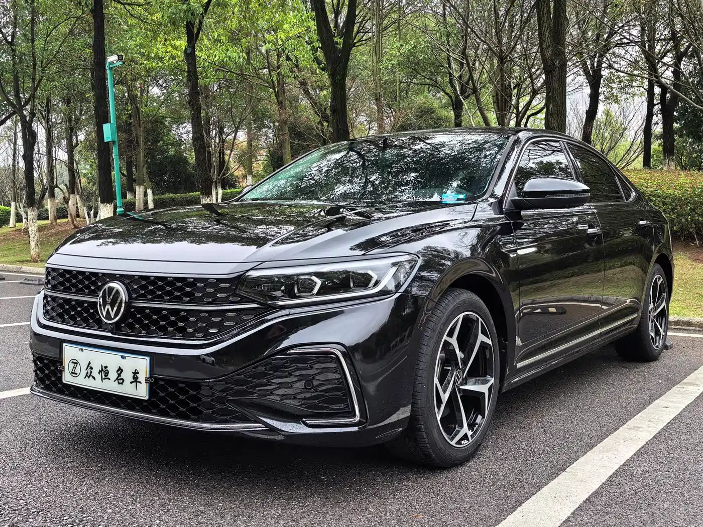 Volkswagen Passat 2023 330TSI Starlight Luxury Edition