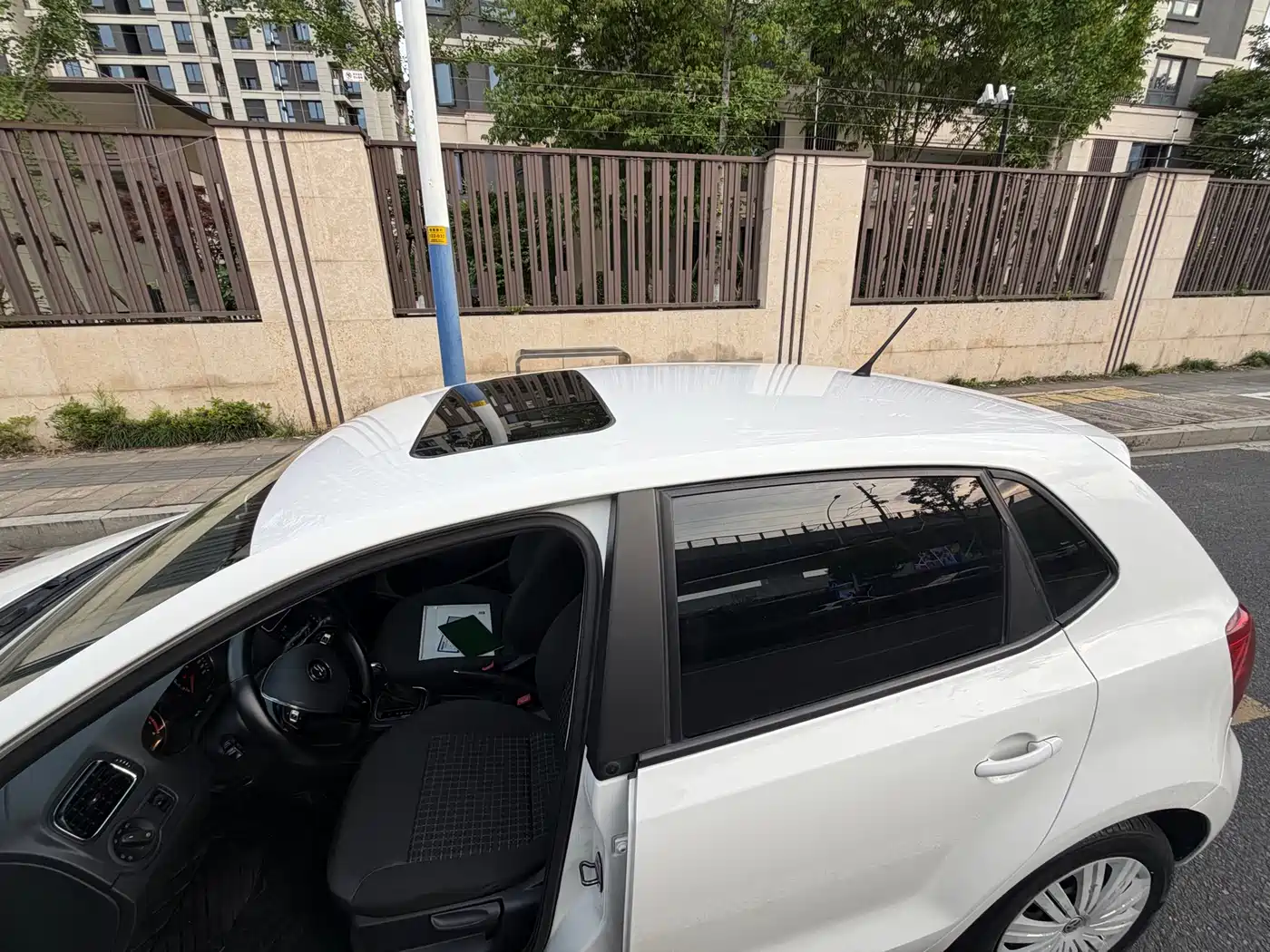 Volkswagen Polo 2016 1.6L Automatic Comfort фото 16