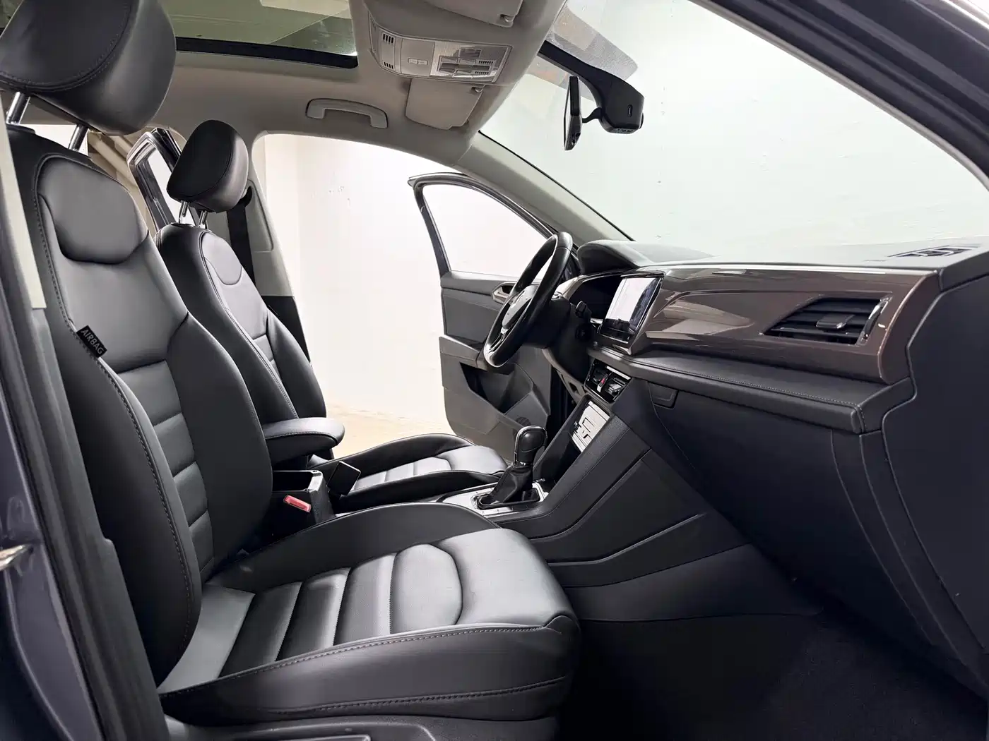 Volkswagen Tharu 2022 280TSI FWD Luxury Edition фото 8