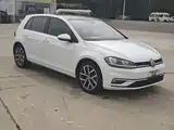Фото 3 - Volkswagen Golf