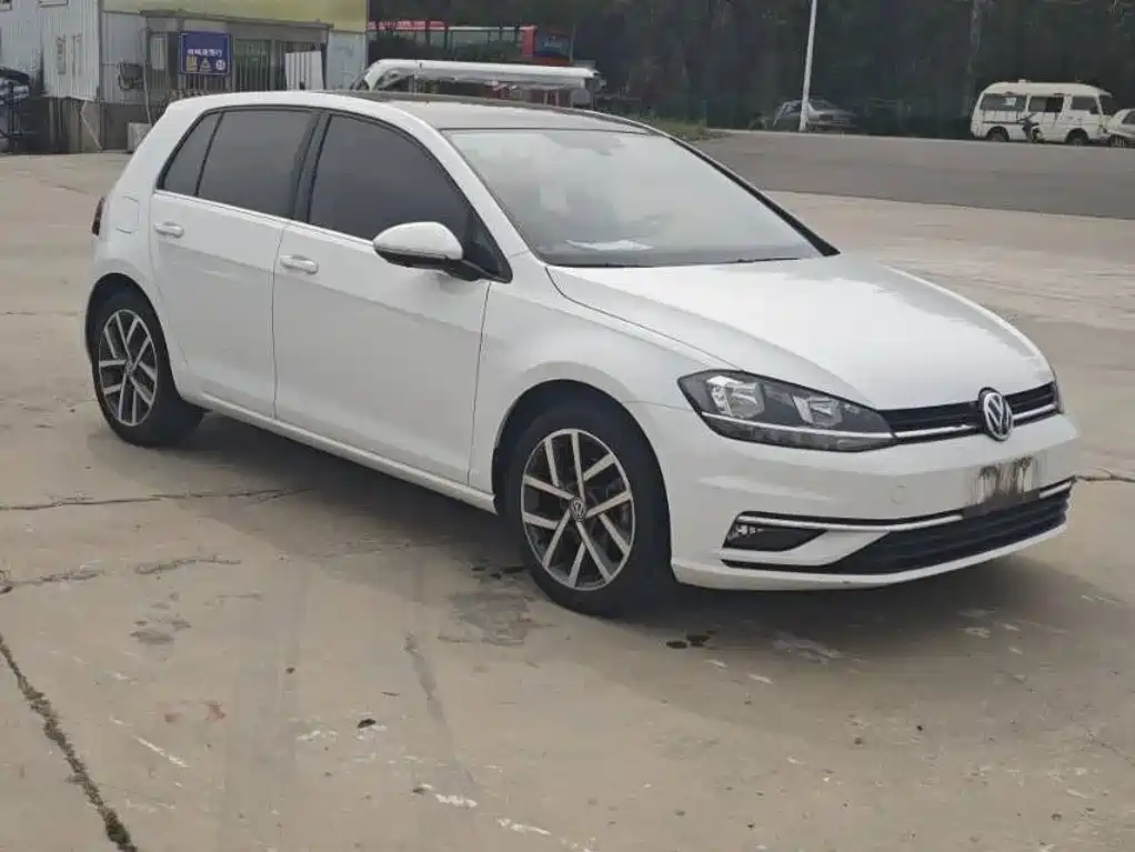 Фото 3 - Volkswagen Golf