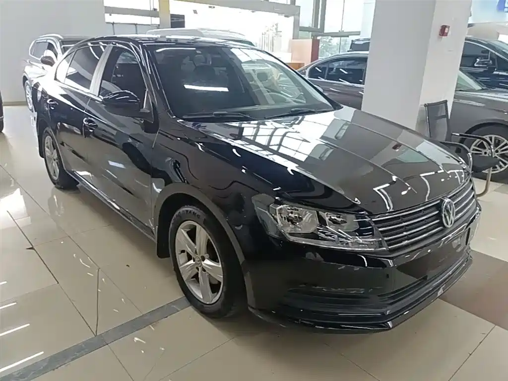 Volkswagen Lavida 2017 1.6L Automatic Trend Edition фото 4