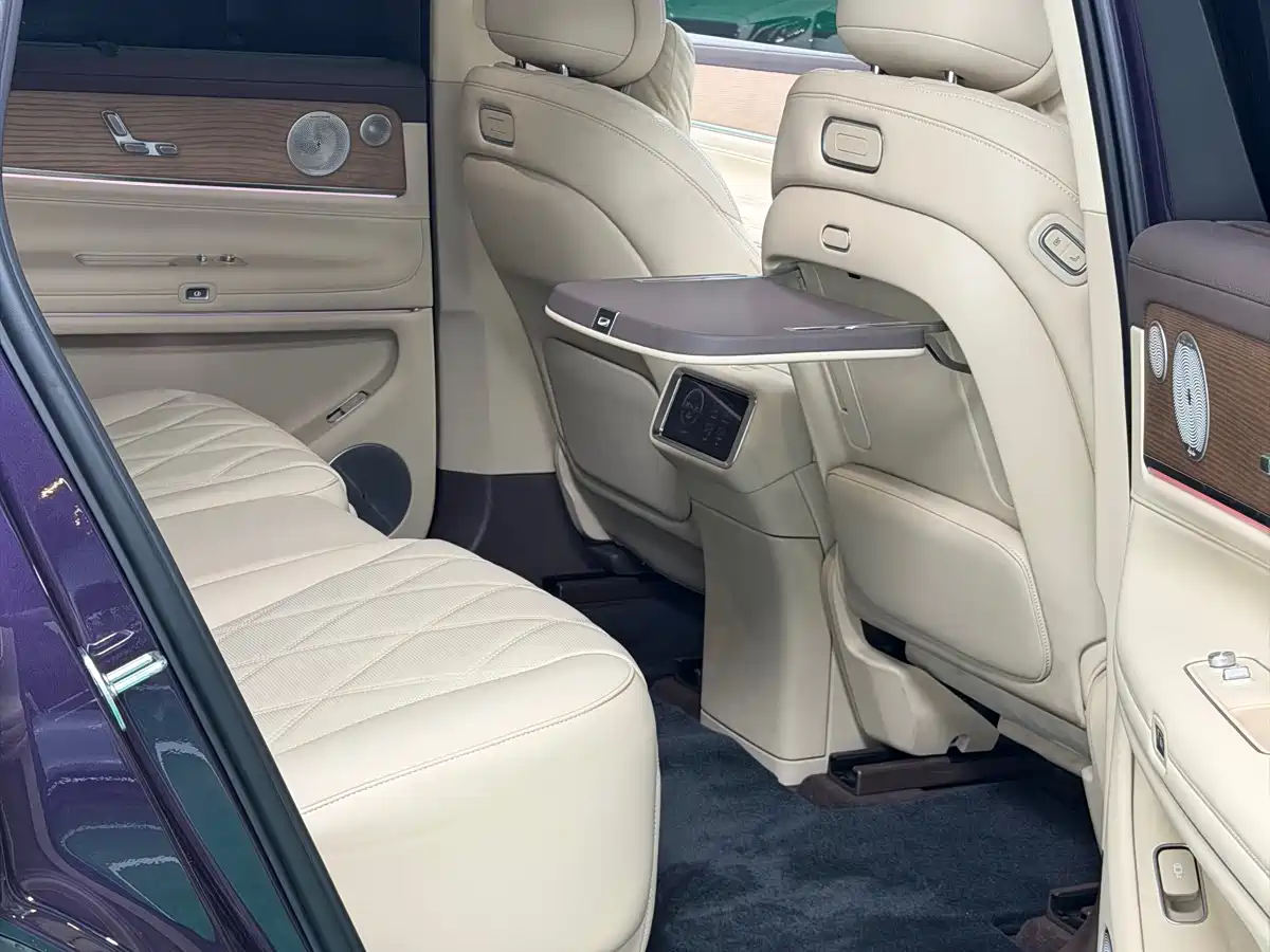 AITO Wenjie AITO M9 2025 Extended Range Ultra 52kWh 5-Seater фото 27