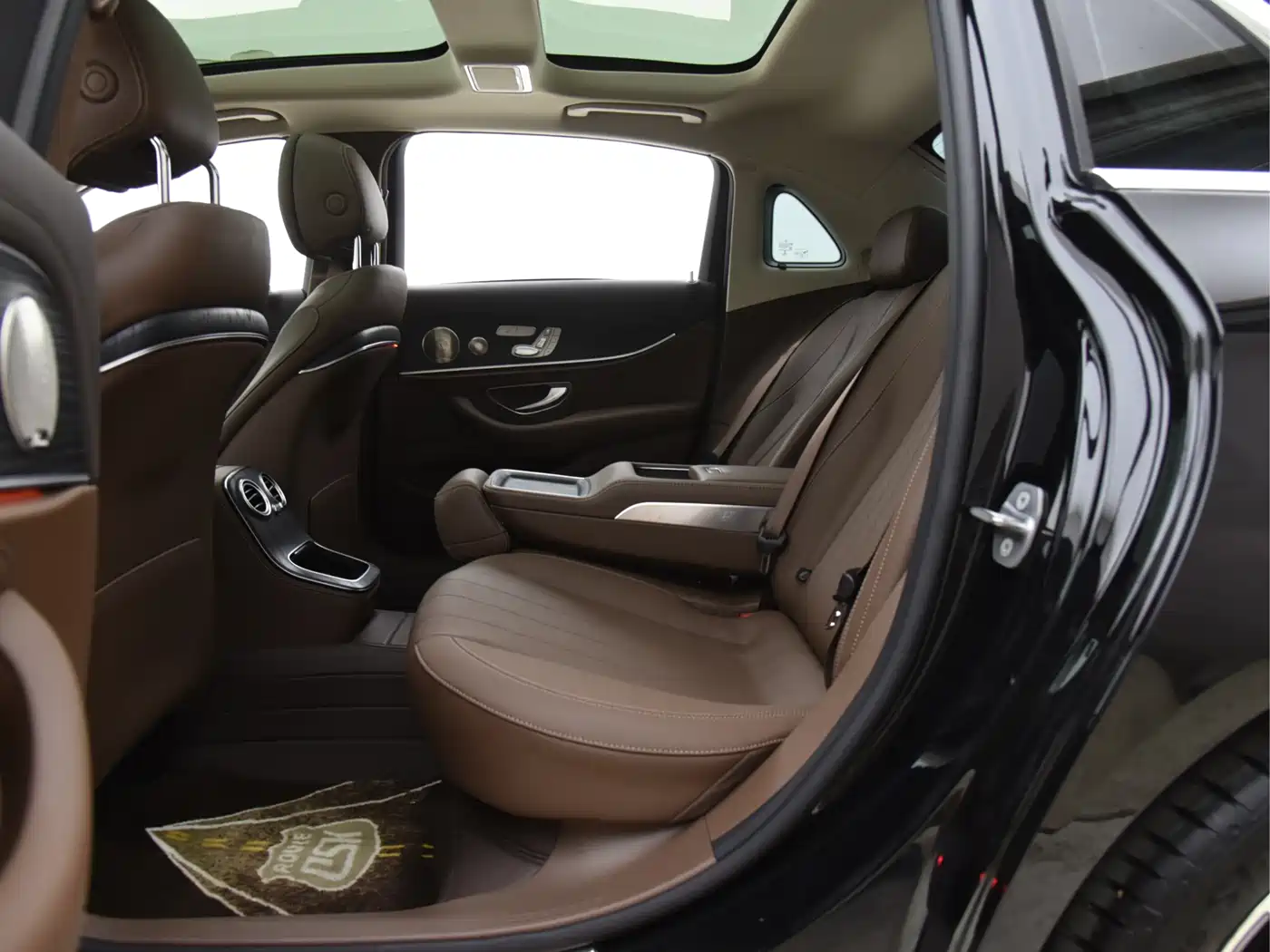 Mercedes-Benz E-Class 2023 Facelift E 300 L Luxury фото 9