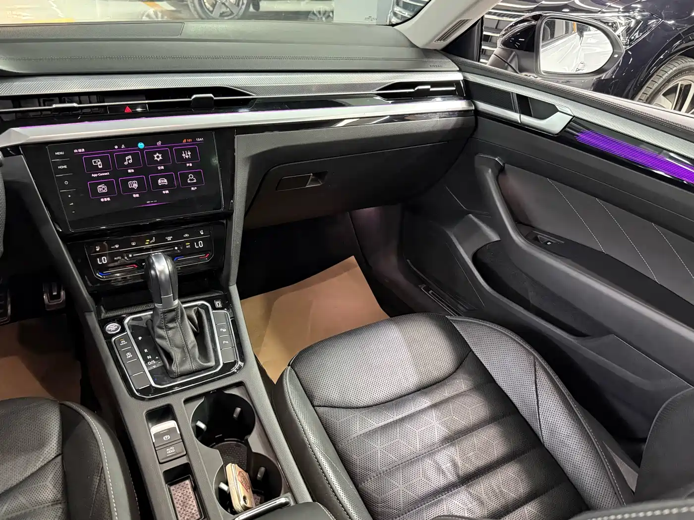 Volkswagen FAW-Volkswagen CC 2023 380TSI Eye-catching Edition фото 13