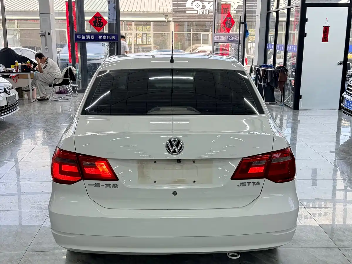 Volkswagen Jetta 2015 Quality Edition 1.4L Manual Fashion фото 10