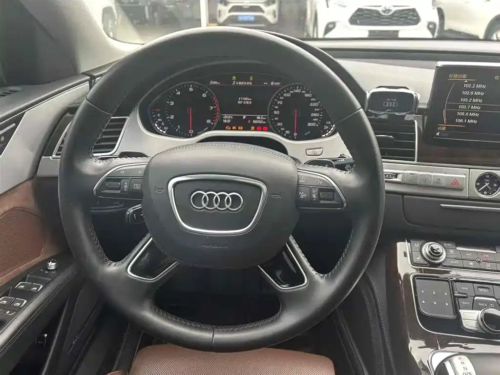 Audi A8 2013 A8L 45 TFSI quattro Luxury фото 10