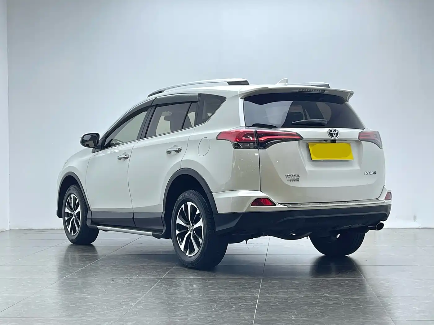 Toyota RAV4 Rongfang 2016 2.0L CVT 2WD Trend (China V) фото 6