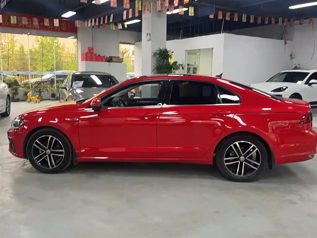VOLKSWAGEN LINGDU