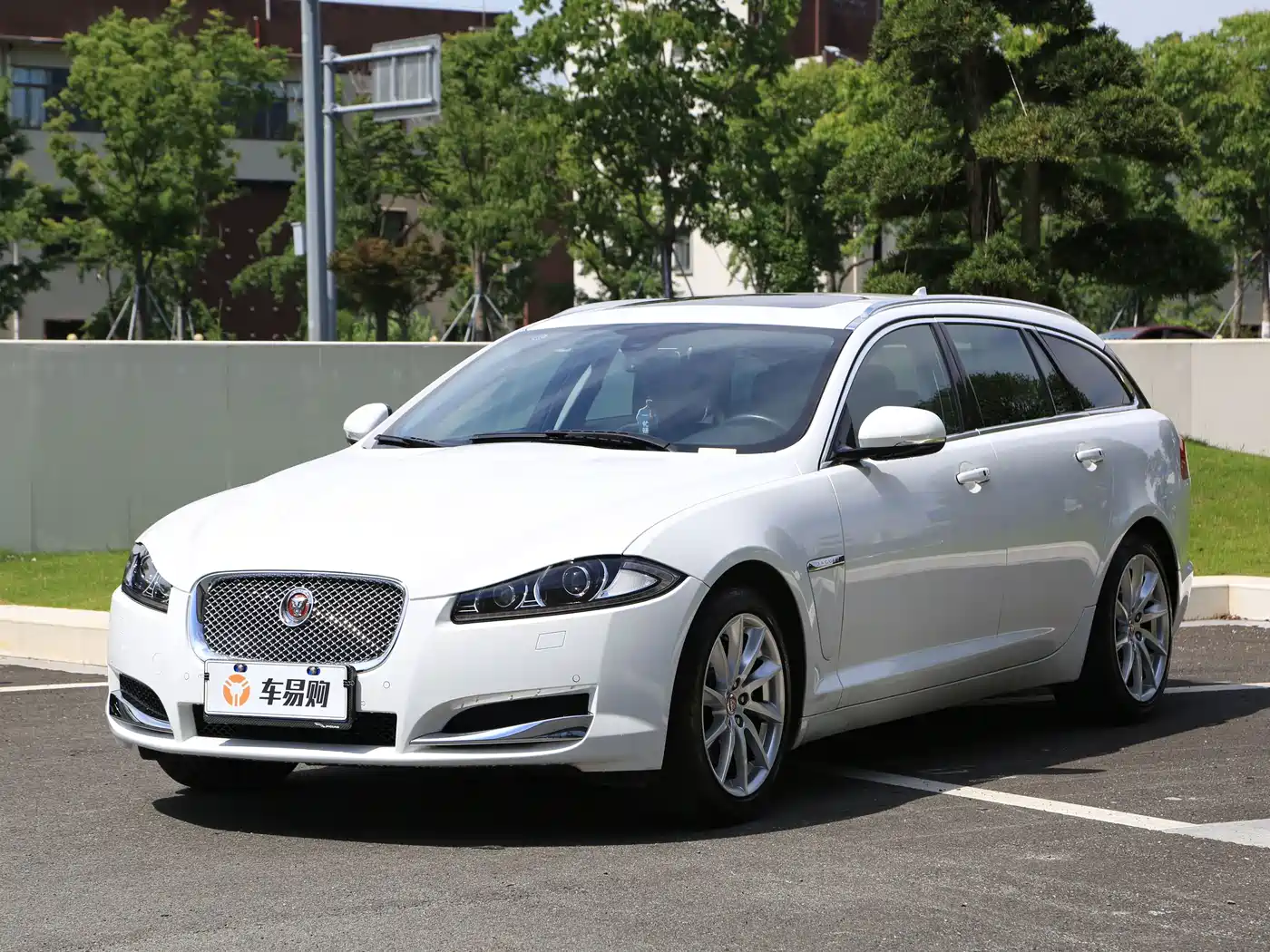 Jaguar XF 2016 2015 XF 2.0T Sportbrake Luxury Edition