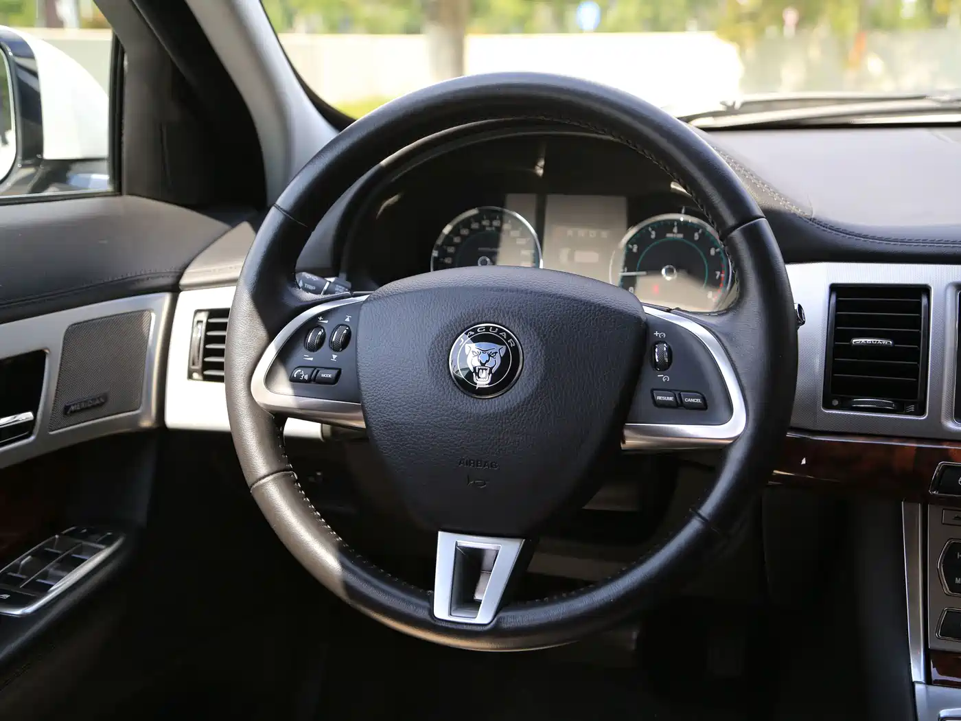 Jaguar XF 2016 2015 XF 2.0T Sportbrake Luxury Edition