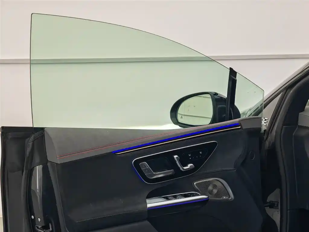 MERCEDES-BENZ EQE AMG