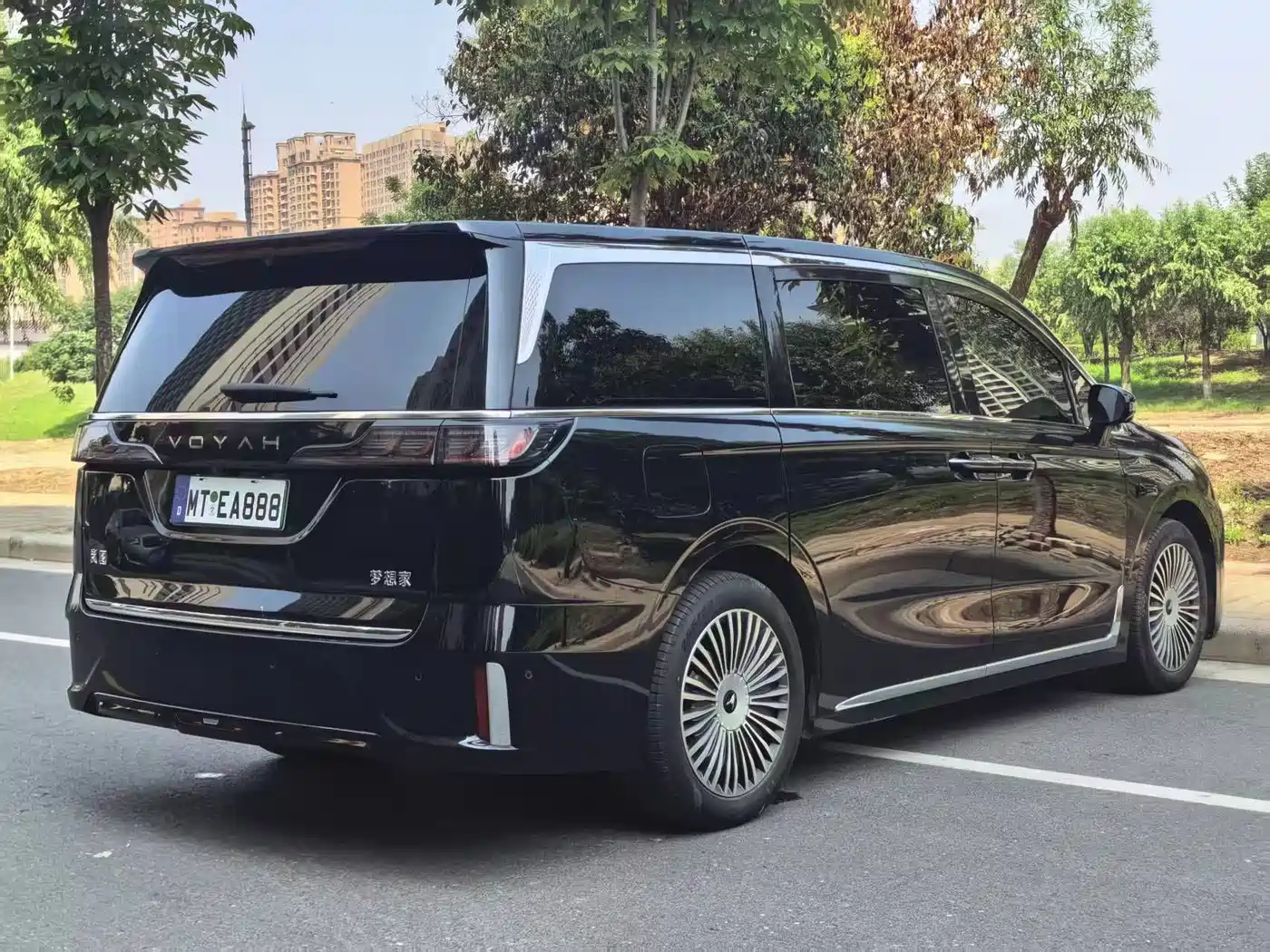 Voyah Auto Voyah Dreamer 2025 2025 Model PHEV 4WD Premium QianKun Edition
