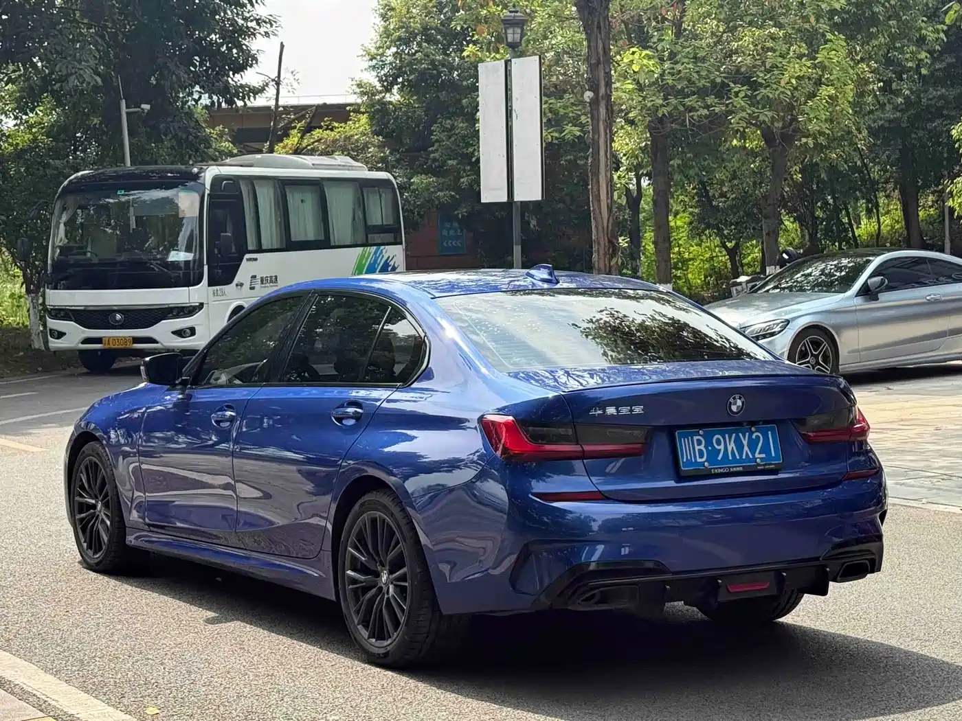 BMW 3 Series 2022 325Li M Sport Shadow Edition фото 7