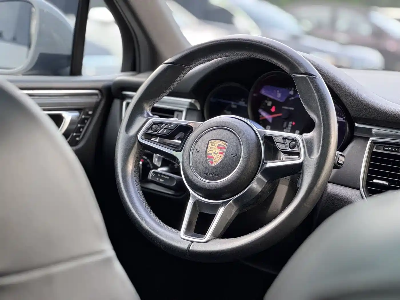 Porsche Macan 2016 Macan 2.0T фото 11
