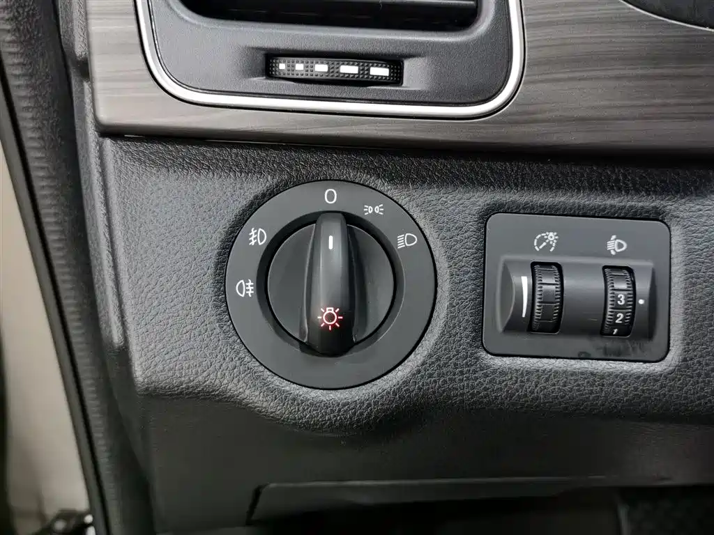 SAIC Maxus Maxus G10 2018 PLUS 2.0T Automatic Elite Edition фото 21