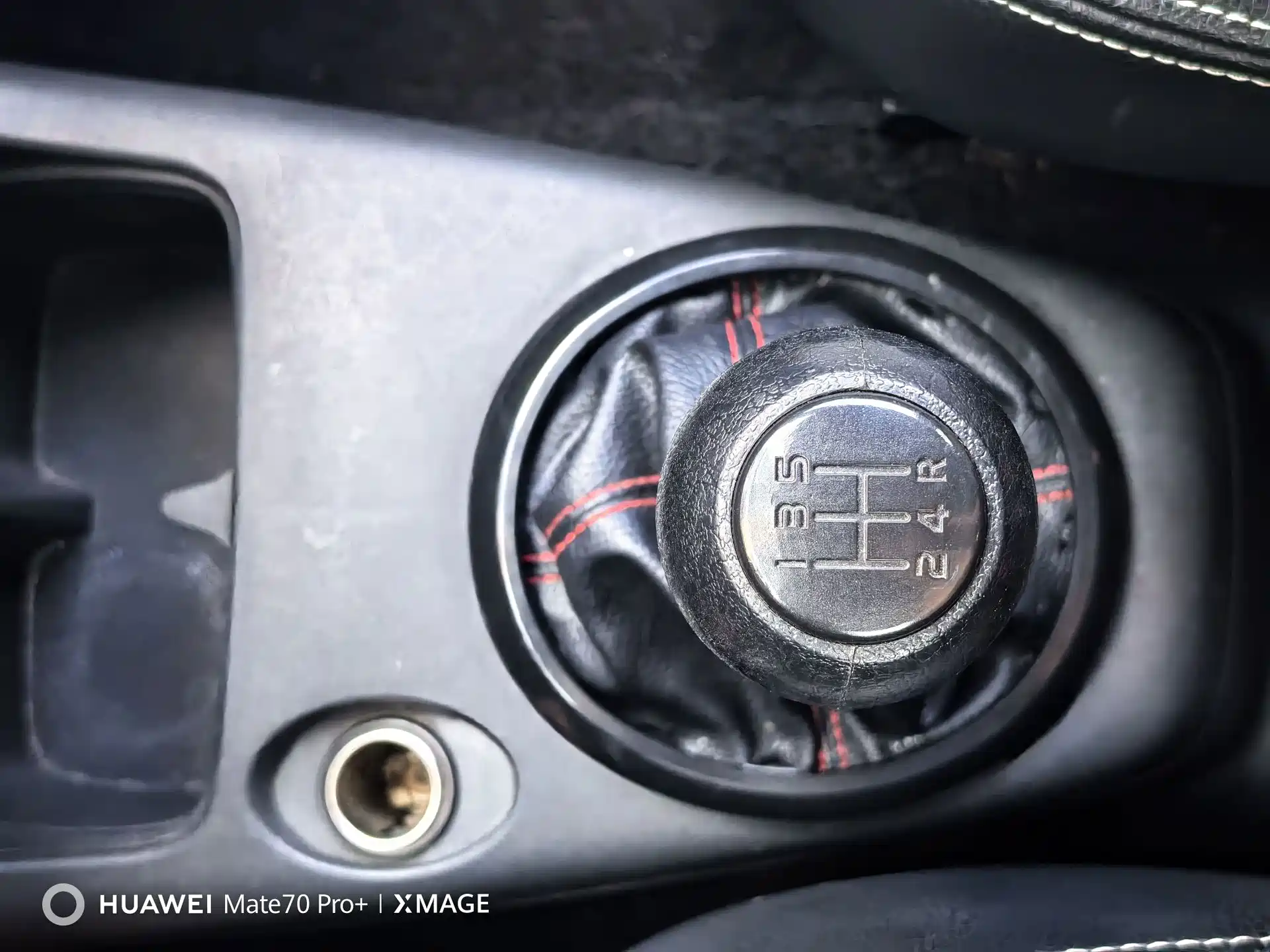 Фото 22 - Suzuki Swift