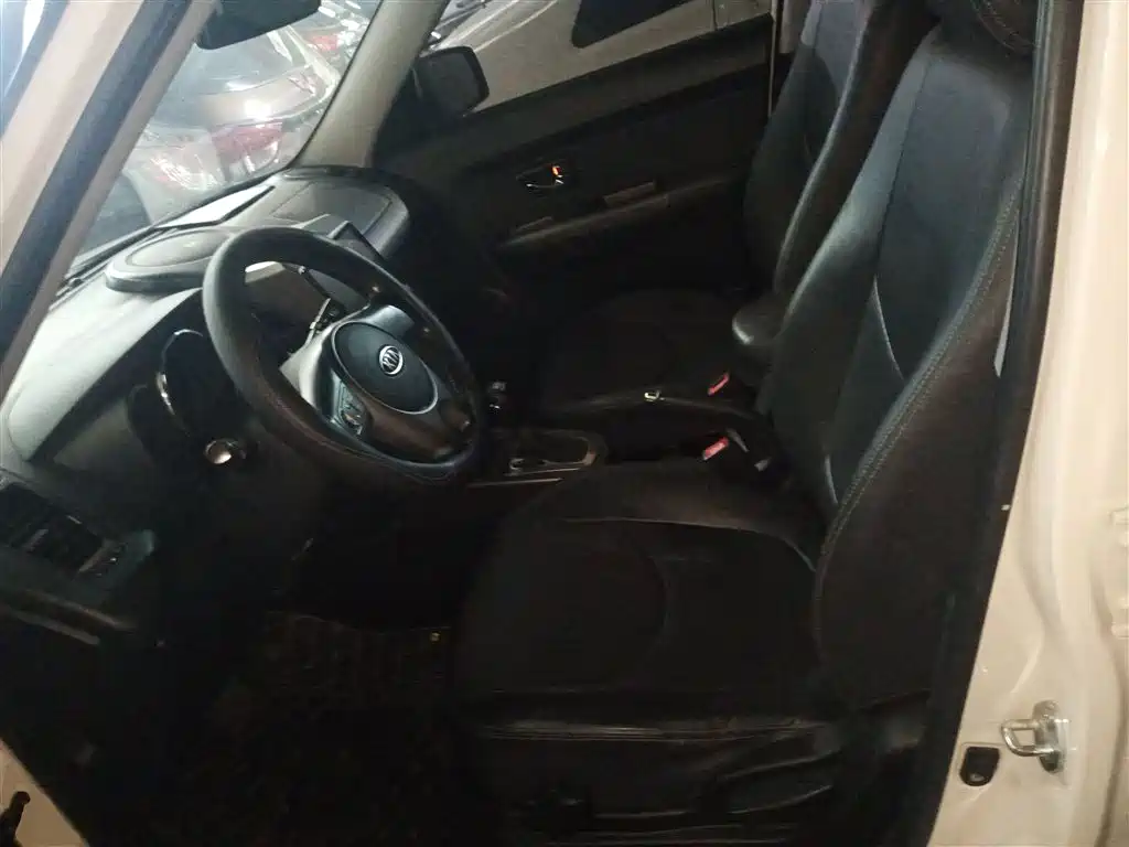 Kia Soul 2013 1.6L AT Premium фото 15