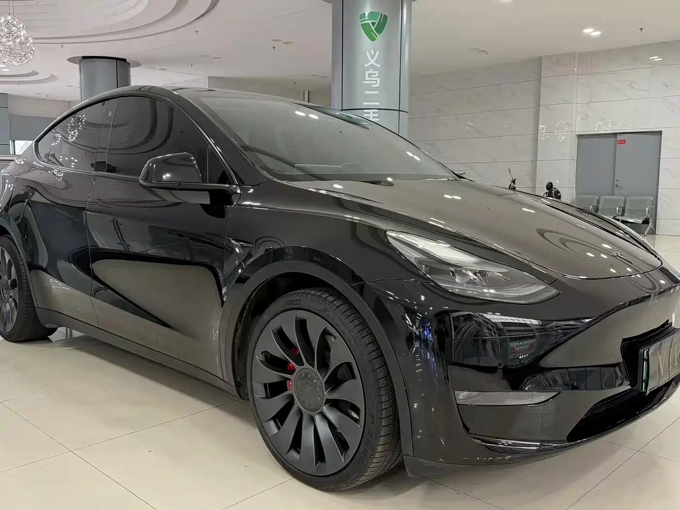 TESLA MODEL Y