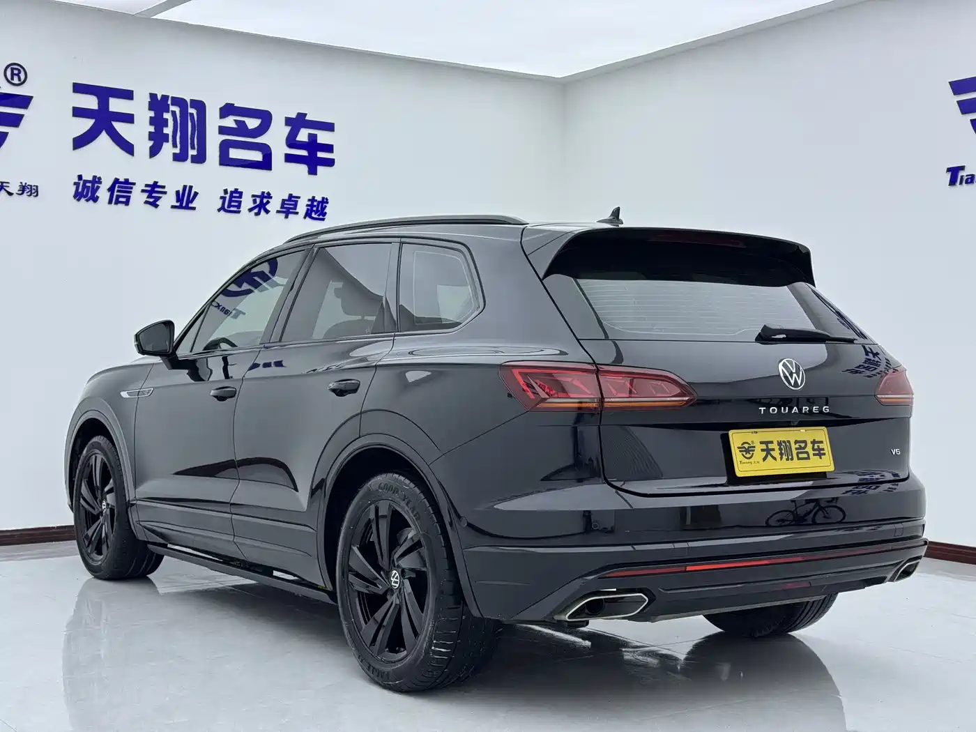 Volkswagen Touareg 2022 3.0TSI Rui Xiang Edition Gloss Black Sport Package фото 23