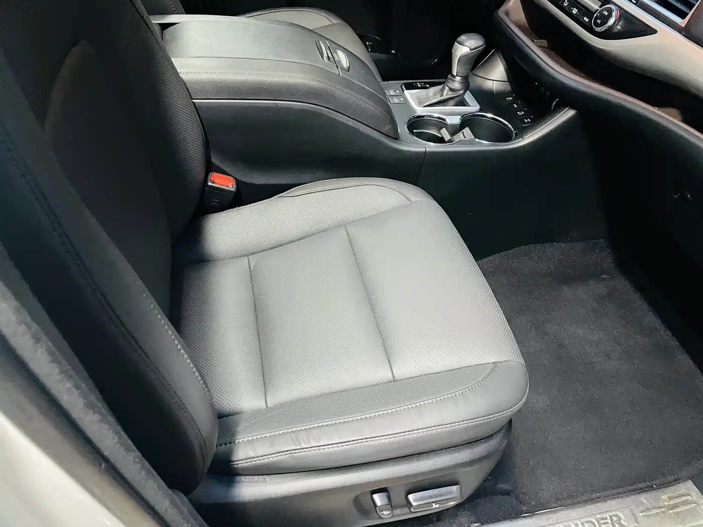 Toyota Highlander 2018 2.0T 4WD Luxury 7-seater (China V) фото 14