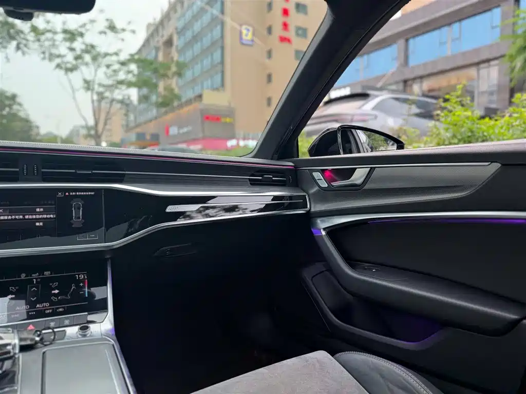 Audi A6L 2020 40 TFSI Luxury Dynamic фото 9