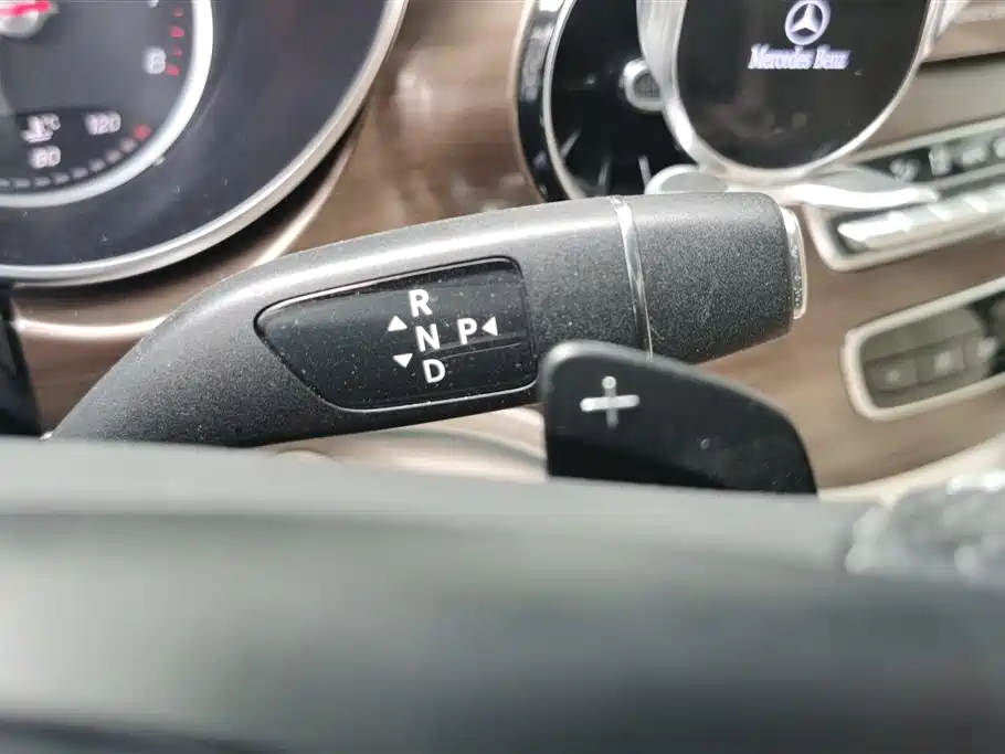 MERCEDES-BENZ V CLASS