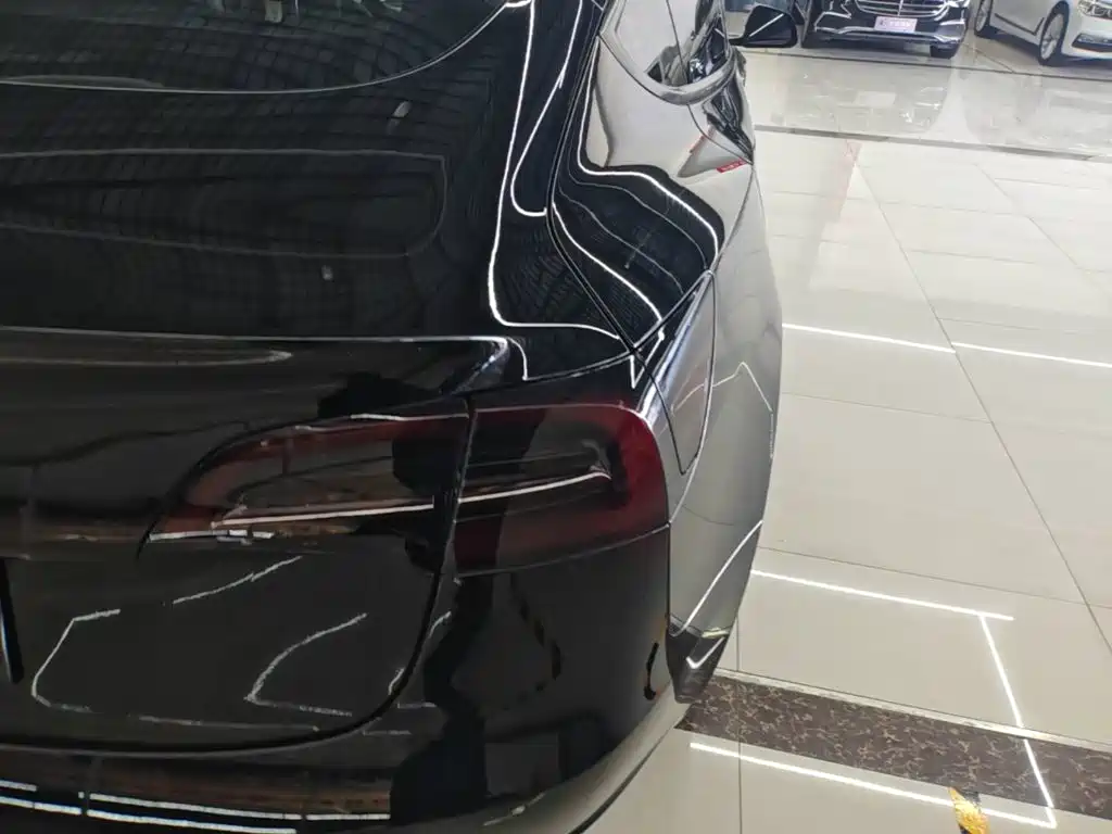 Фото 8 - Tesla Model 3