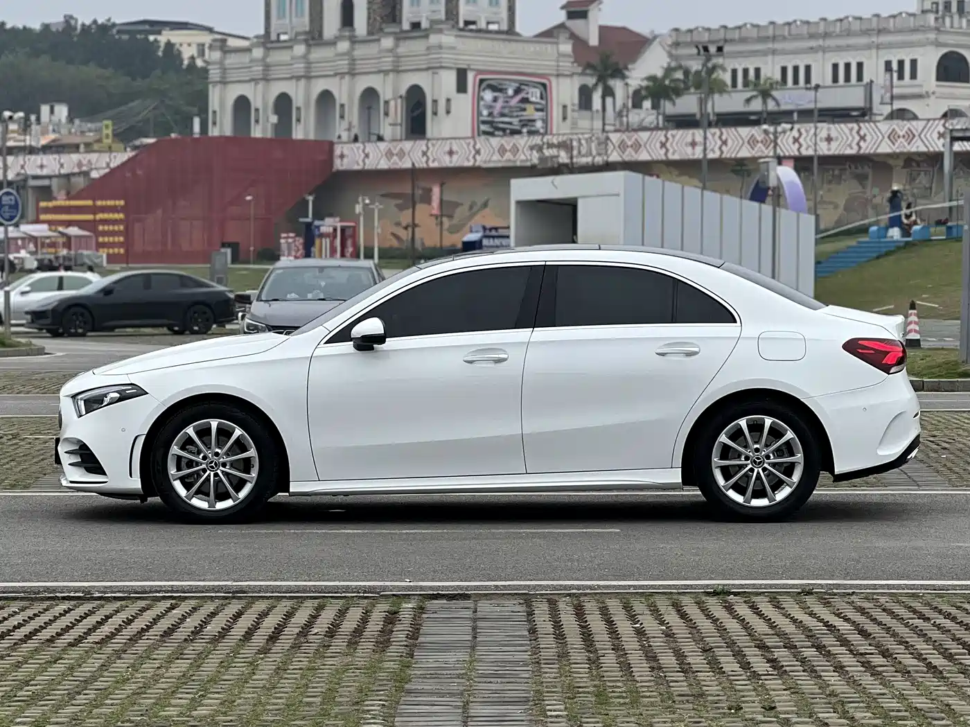 Mercedes-Benz A-Class 2020 A 200 L Sport Sedan фото 6