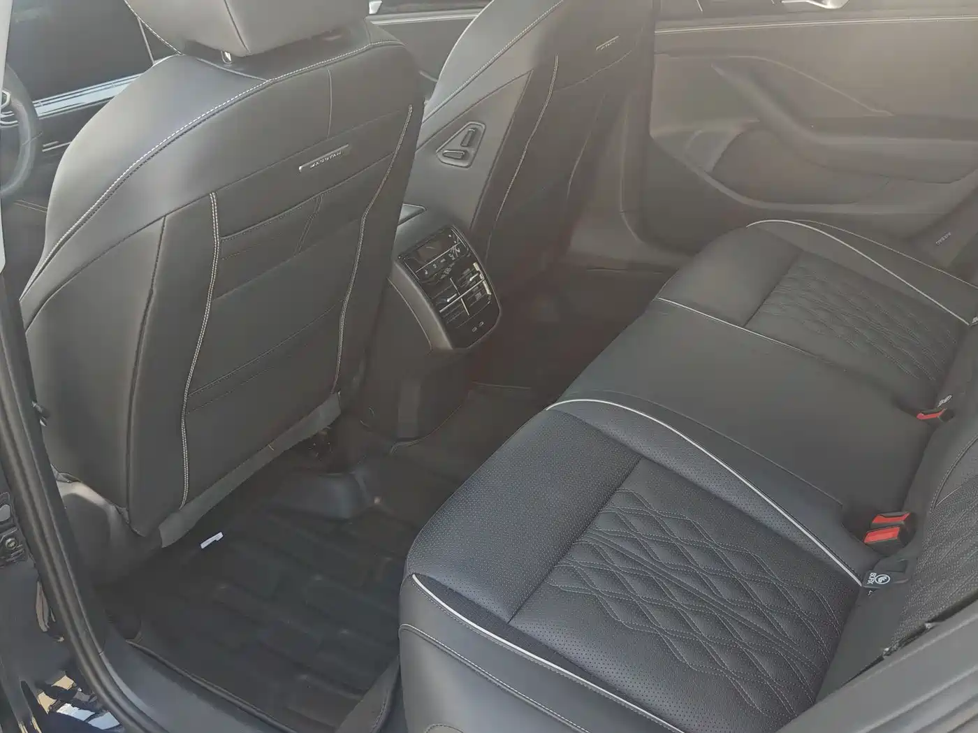 Volkswagen Magotan 2024 380TSI DSG Ultimate Edition фото 10